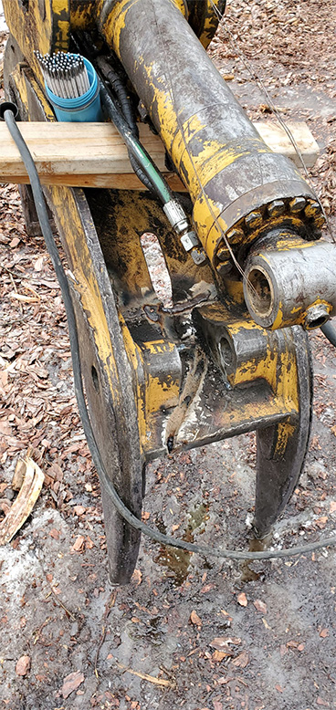 repaired split in a grapple hook